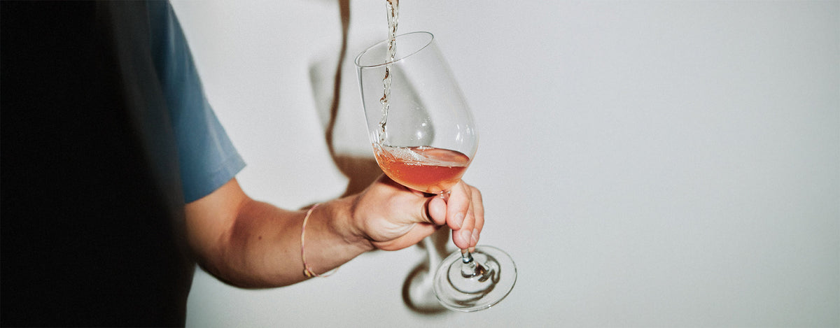 Vin orange : c'est quoi exactement ? Le guide complet